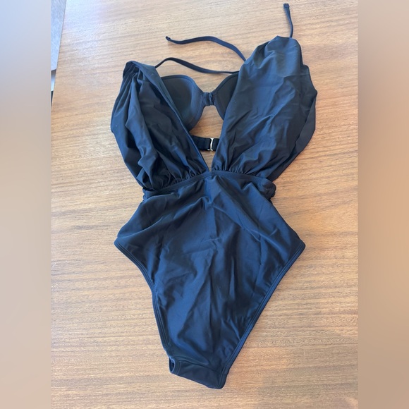 Brand new CupShe XS two piece they looks like a one piece swimsuit - Picture 8 of 9
